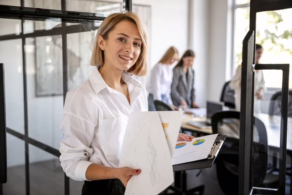Profesjonalny doradca zawodowy w Fundacji Twoja Przyszłość na Targówku (Wysockiego) oferuje darmowe doradztwo kariery i pomoc w znalezieniu pracy w Warszawie.